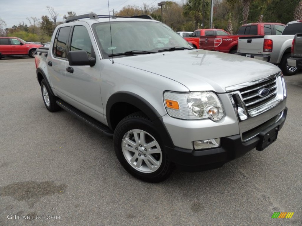 2010 Explorer Sport Trac XLT - Brilliant Silver Metallic / Charcoal Black photo #1