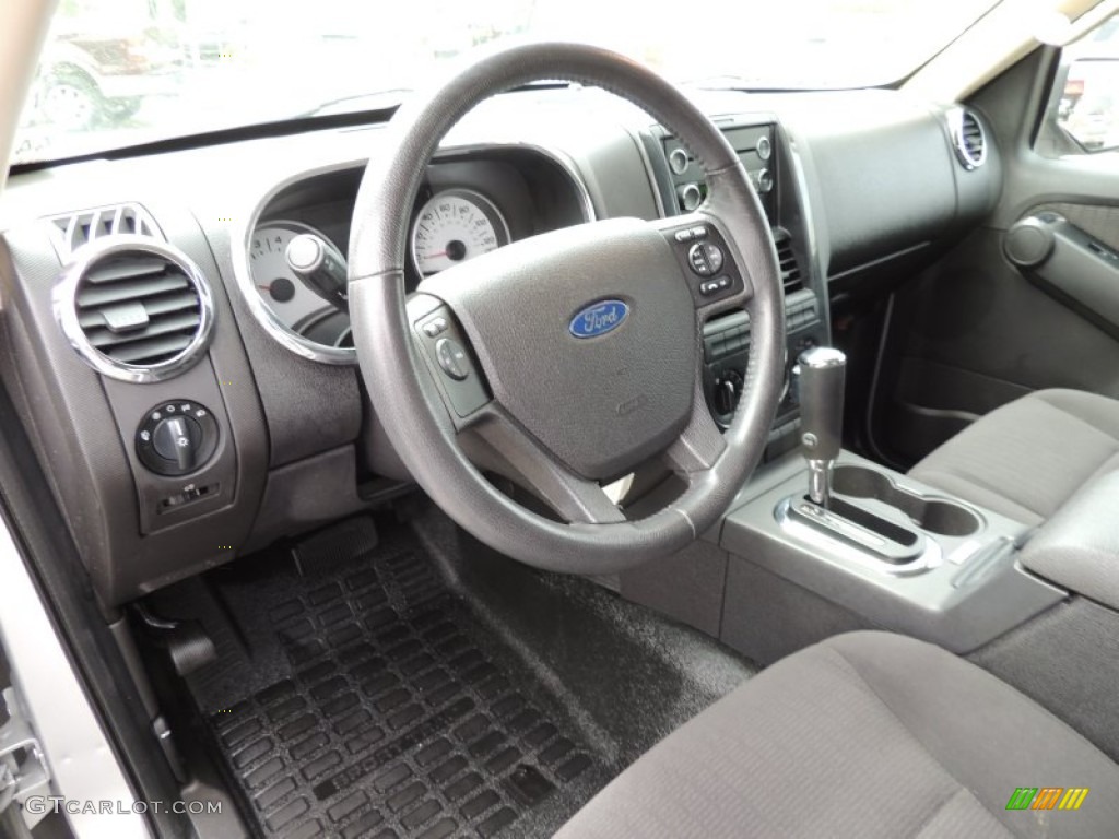 2010 Ford Explorer Sport Trac XLT Dashboard Photos