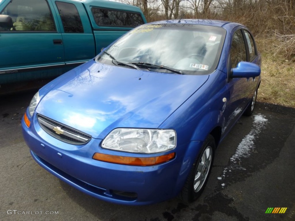 2005 Aveo LS Sedan - Bright Blue Metallic / Gray photo #5
