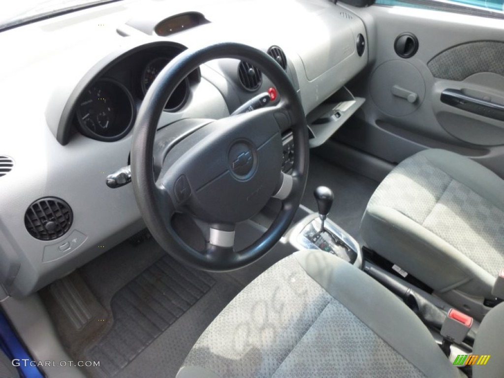 2005 Aveo LS Sedan - Bright Blue Metallic / Gray photo #12