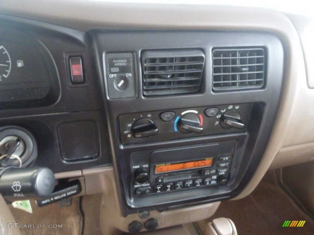 2001 Tacoma Regular Cab - Imperial Jade Green Mica / Oak Beige photo #18