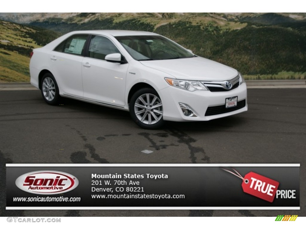 2013 Camry Hybrid XLE - Super White / Ivory photo #1
