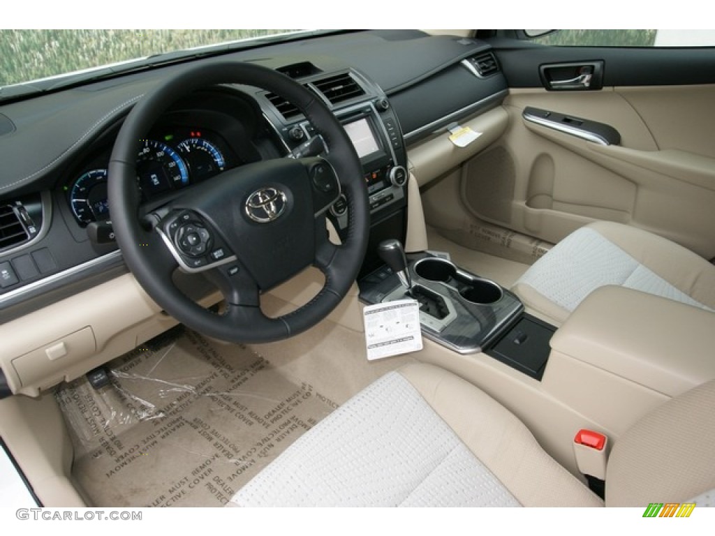 2013 Camry Hybrid XLE - Super White / Ivory photo #5