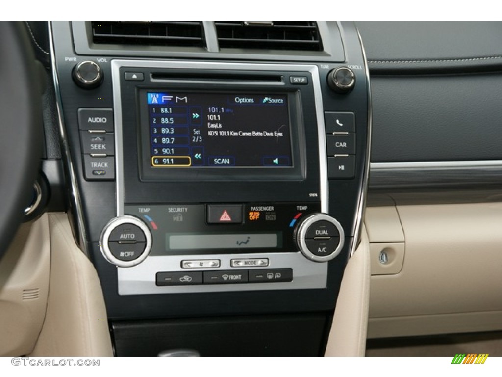 2013 Camry Hybrid XLE - Super White / Ivory photo #6
