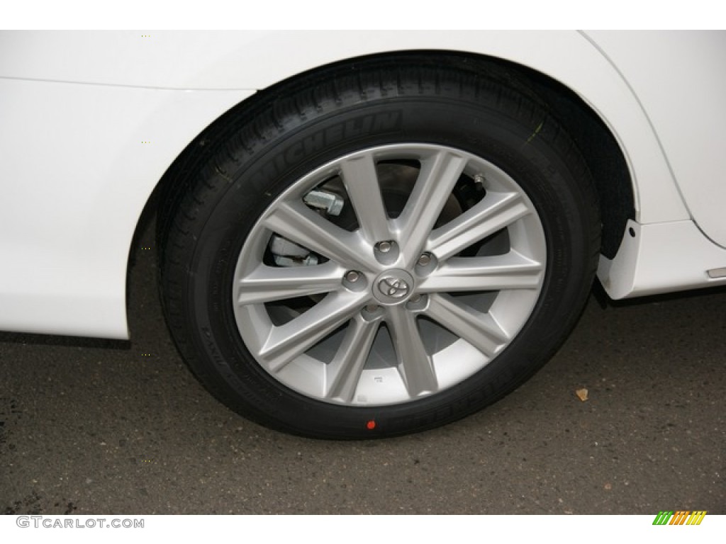 2013 Camry Hybrid XLE - Super White / Ivory photo #8