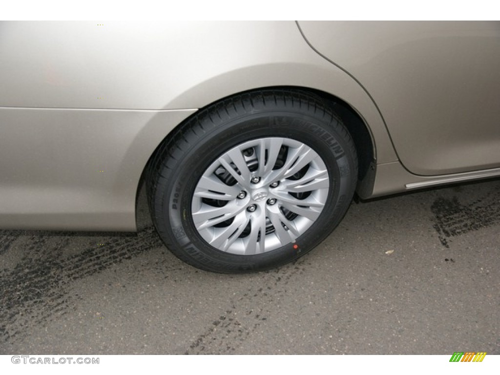 2013 Camry LE - Champagne Mica / Ivory photo #9