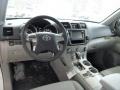 Blizzard White Pearl - Highlander SE 4WD Photo No. 16