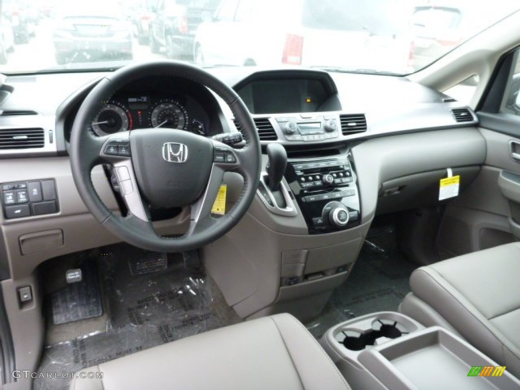 2013 Honda Odyssey EX-L Dashboard Photos