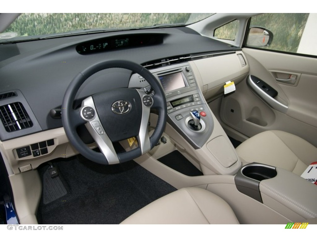 2013 Prius Four Hybrid - Nautical Blue Metallic / Bisque photo #5