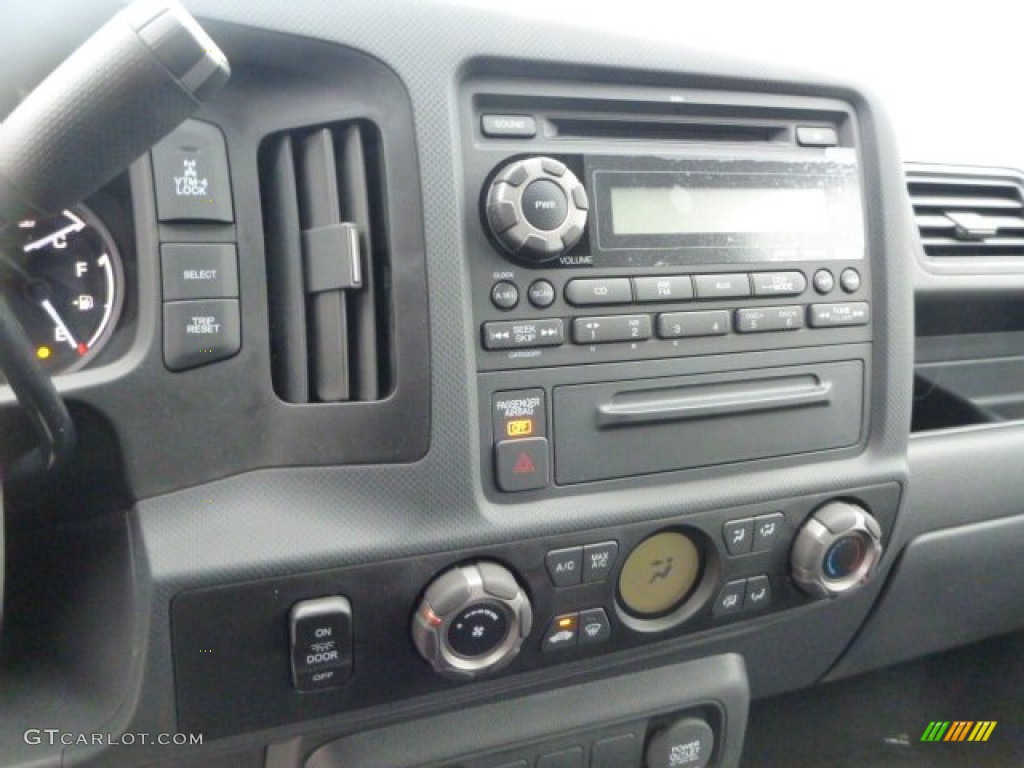 2013 Honda Ridgeline Sport Controls Photo #78810276