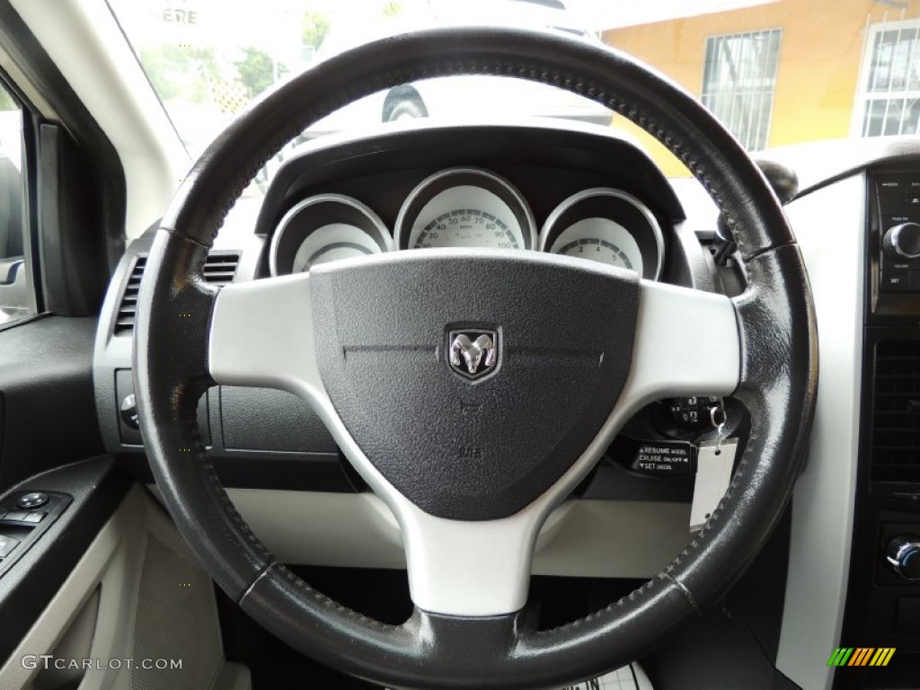 2008 Dodge Grand Caravan SXT Steering Wheel Photos