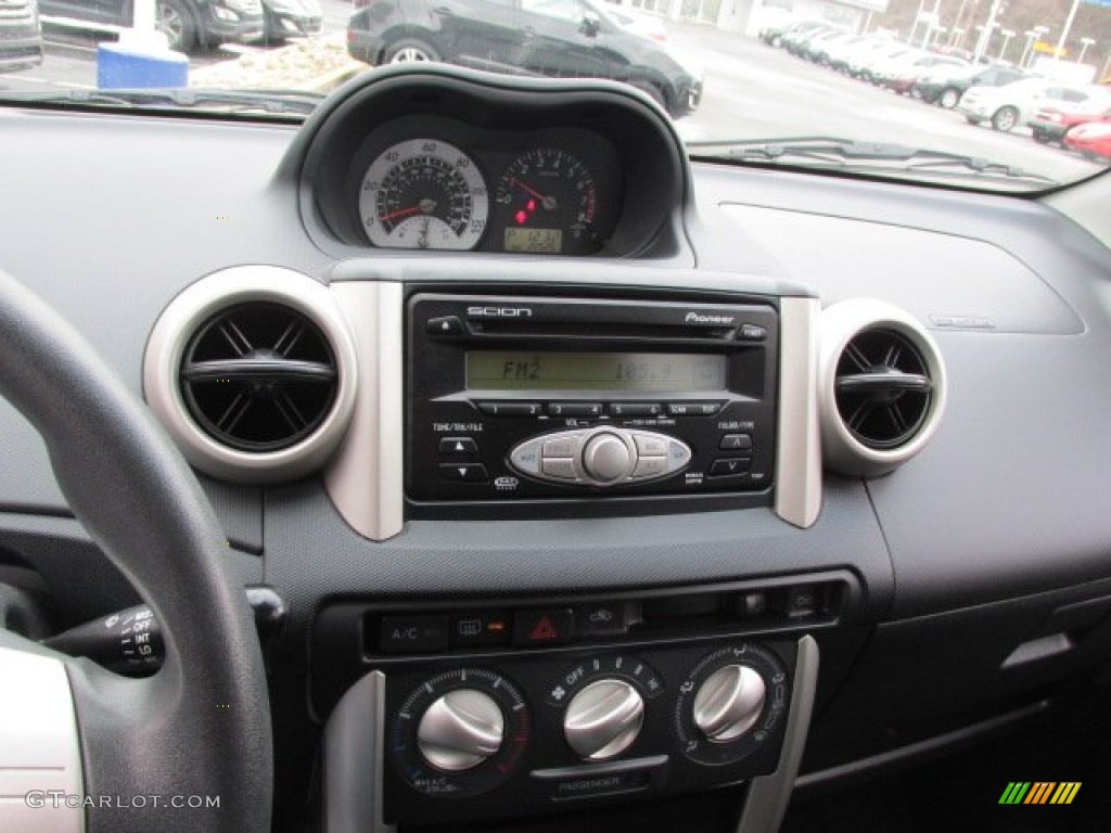 2006 Scion xA Standard xA Model Controls Photo #78810608