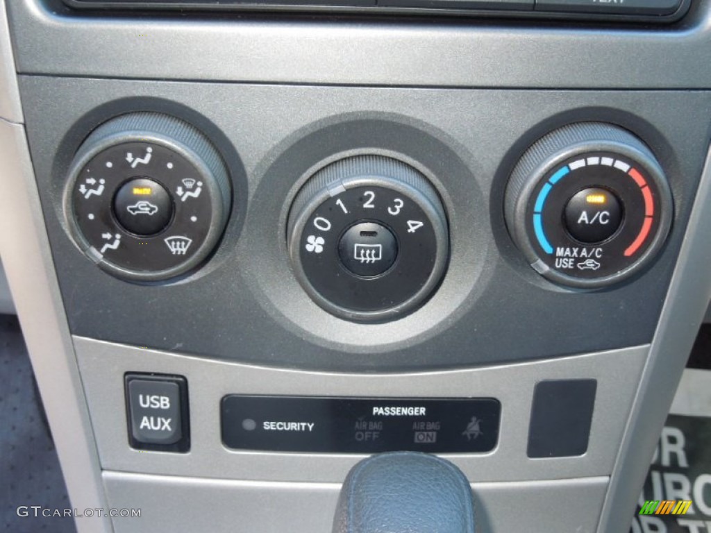 2012 Toyota Corolla LE Controls Photo #78815189