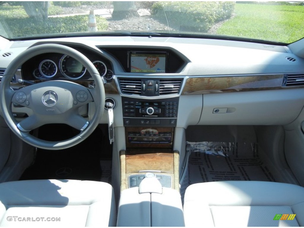 2011 Mercedes-Benz E 350 BlueTEC Sedan Dashboard Photos
