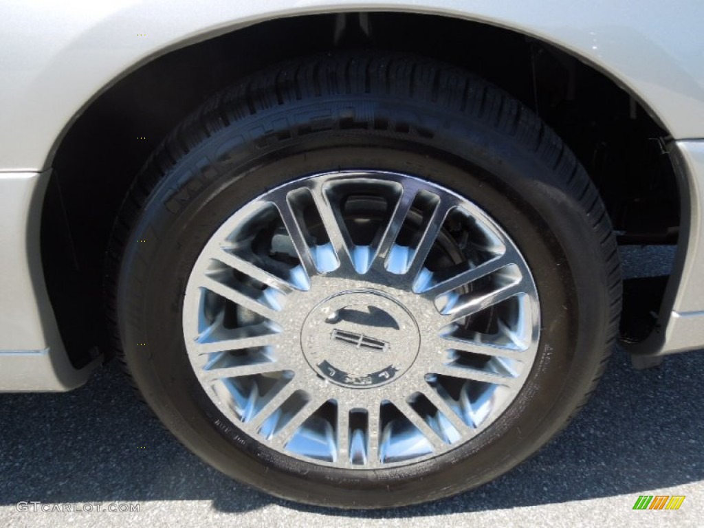 2010 Lincoln Town Car Signature Limited Wheel Photos