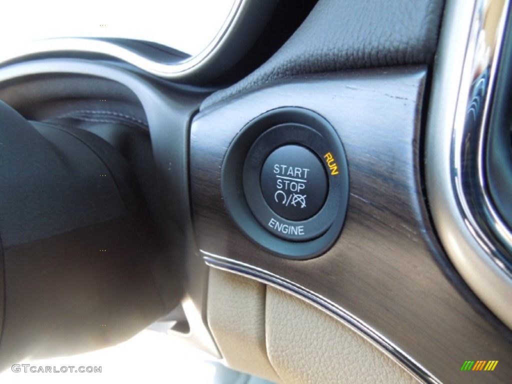 2014 Jeep Grand Cherokee Overland 4x4 Controls Photo #78818172