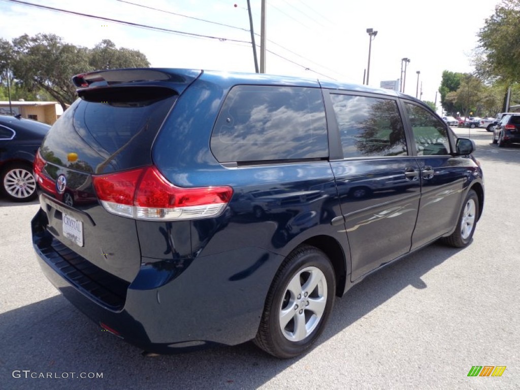 2011 Sienna  - South Pacific Blue Pearl / Light Gray photo #10
