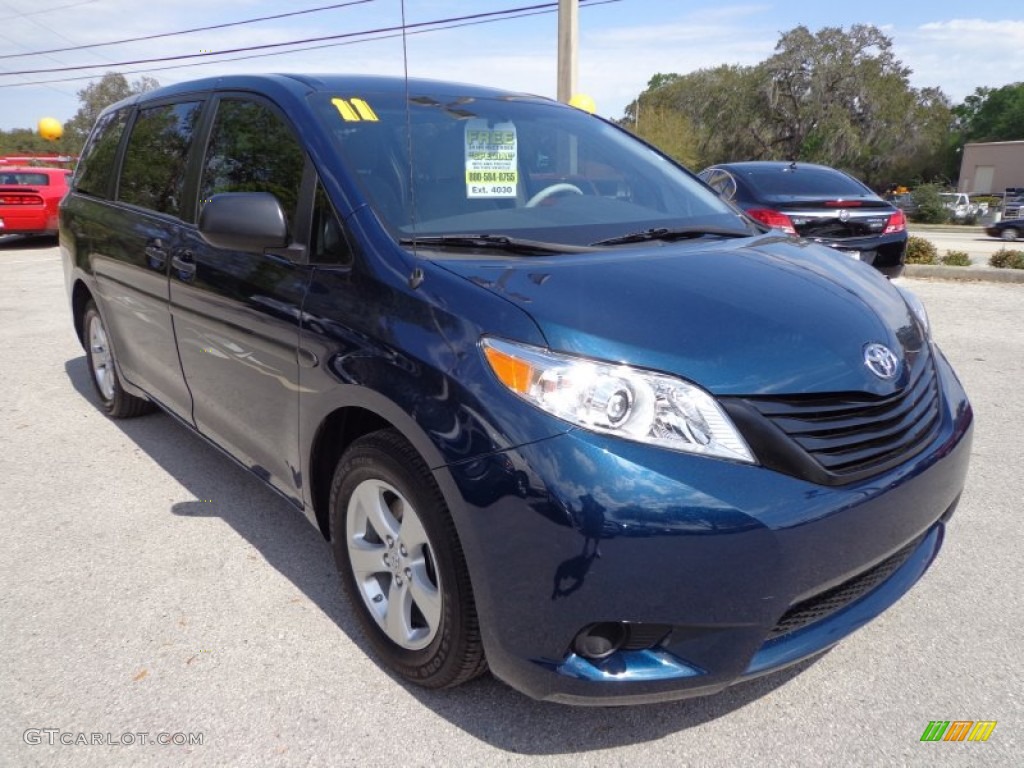 2011 Sienna  - South Pacific Blue Pearl / Light Gray photo #12