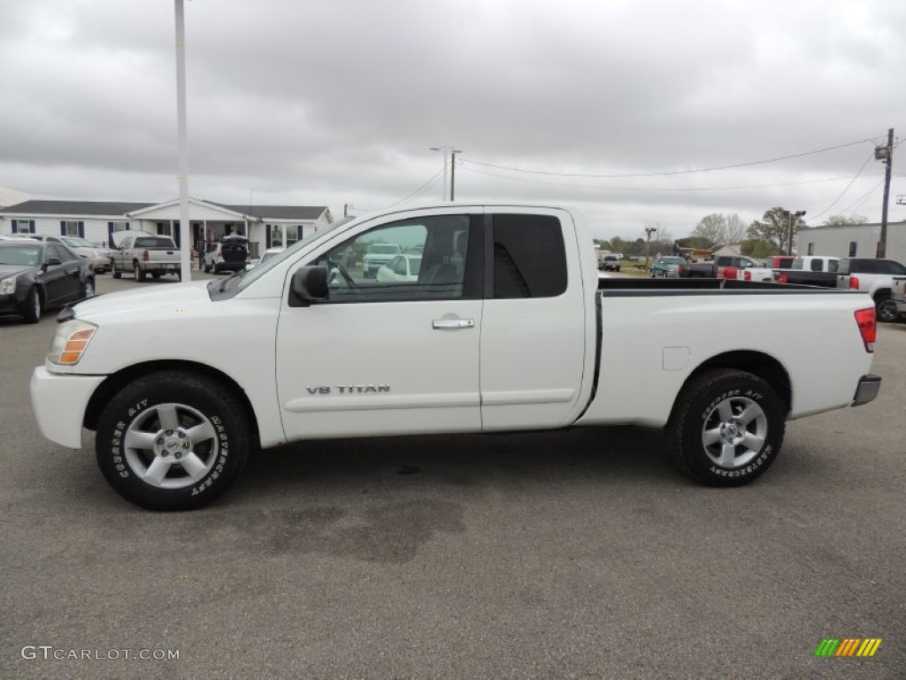 2007 Titan SE King Cab - White / Steel Gray photo #5