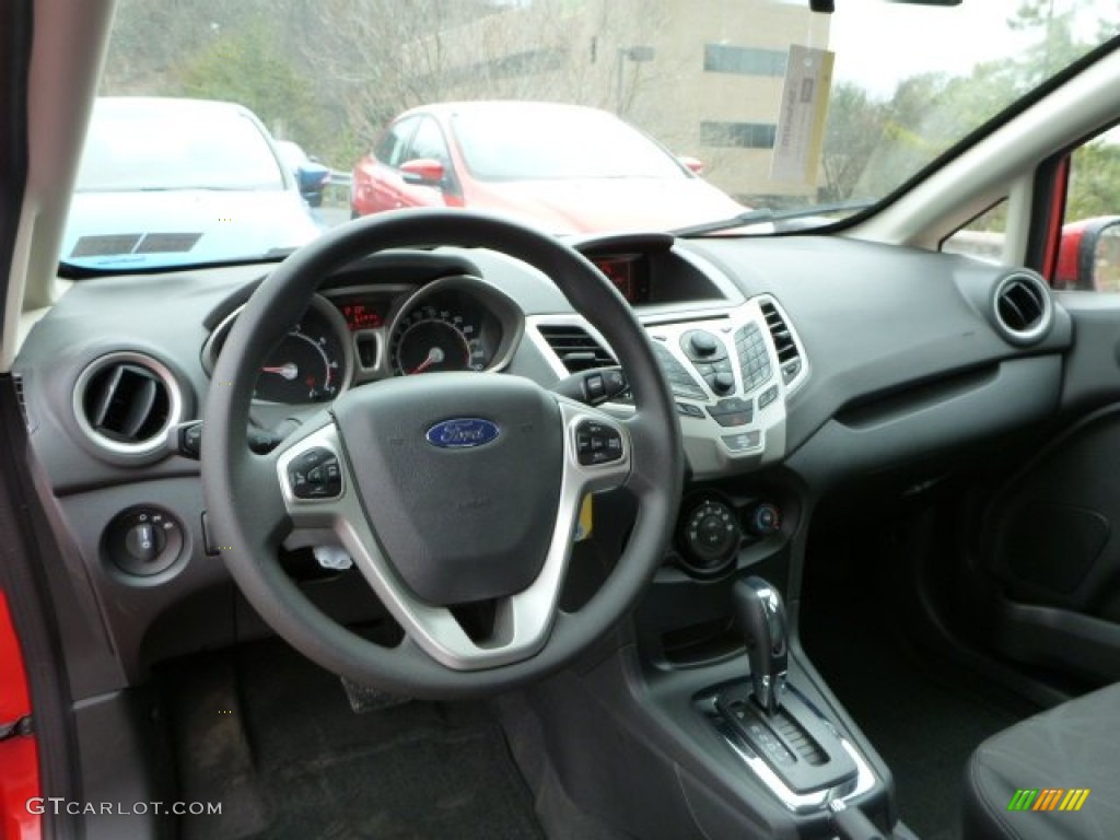 2013 Ford Fiesta SE Hatchback Charcoal Black Dashboard Photo #78822440