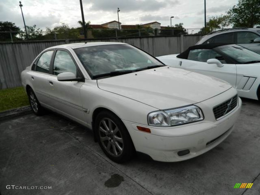 2005 S80 2.5T - Ice White / Light Taupe photo #3