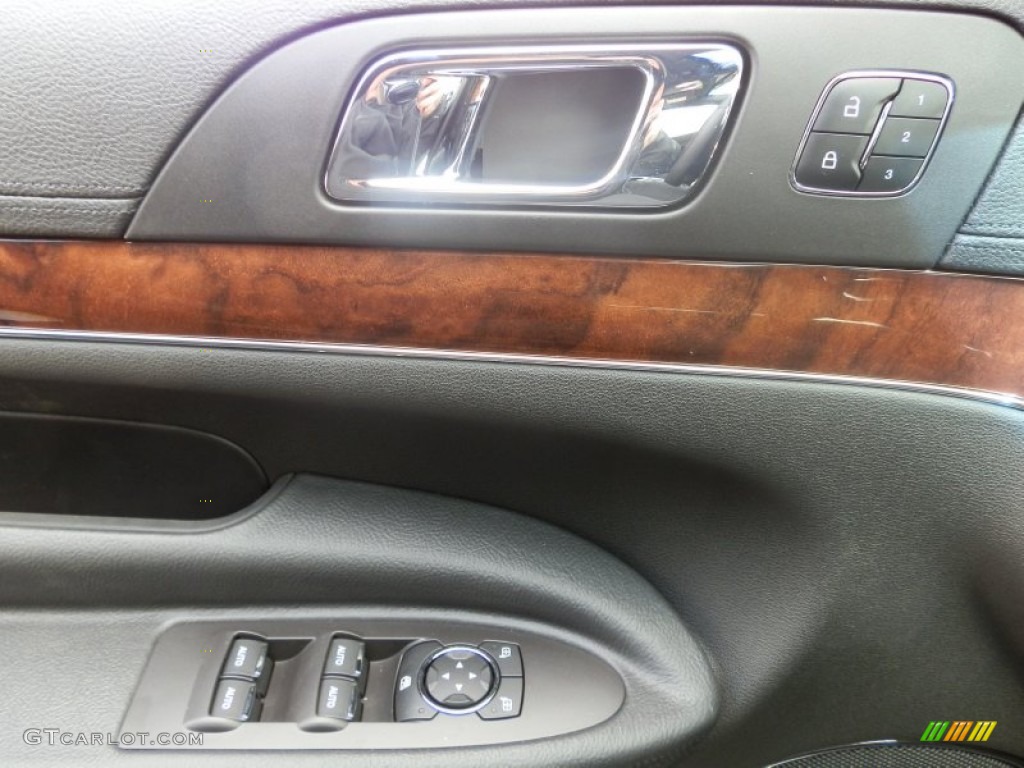 2013 Lincoln MKT Town Car Livery AWD Controls Photo #78826986