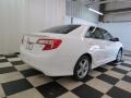 Super White - Camry SE Photo No. 17