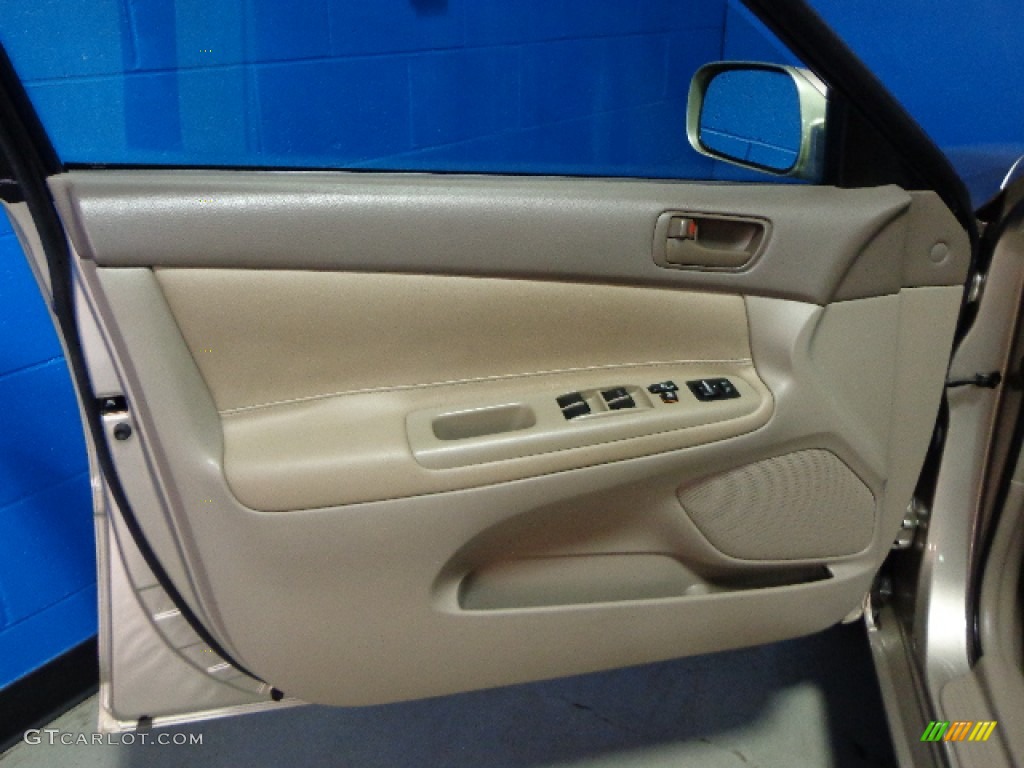 2003 Camry LE V6 - Desert Sand Mica / Taupe photo #11