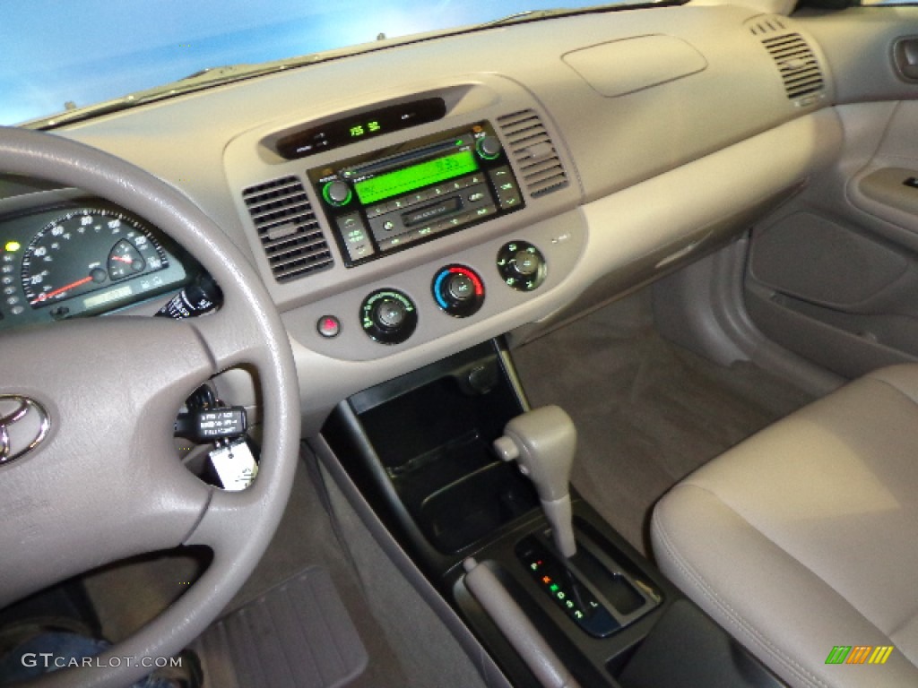 2003 Camry LE V6 - Desert Sand Mica / Taupe photo #15