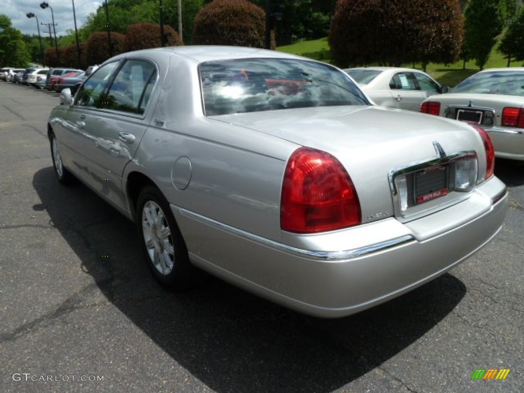 Silver Birch Metallic 2011 Lincoln Town Car Signature Limited Exterior Photo #78829935