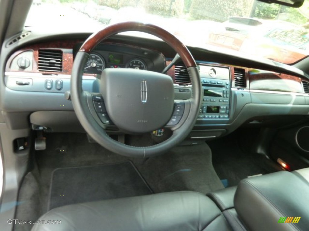 2011 Lincoln Town Car Signature Limited Black Dashboard Photo #78830099