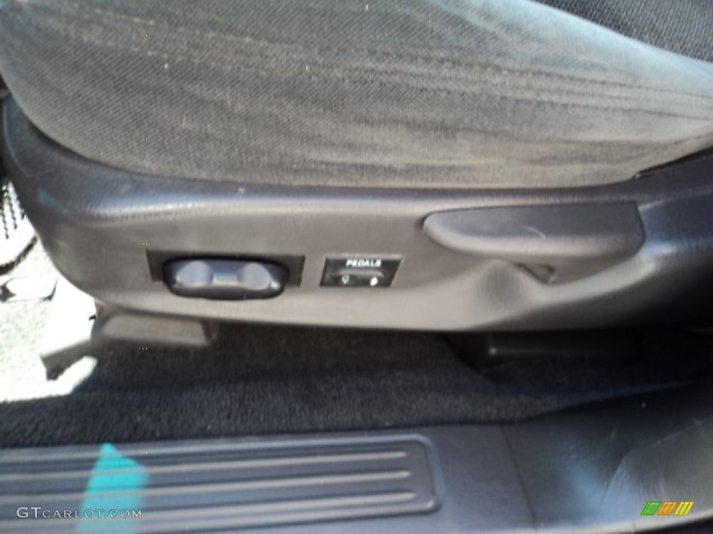 2002 Taurus SE - Dark Shadow Grey Metallic / Dark Charcoal photo #12