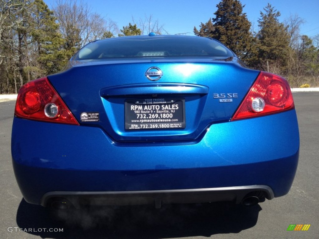 2008 Altima 3.5 SE Coupe - Azure Blue Metallic / Charcoal photo #12