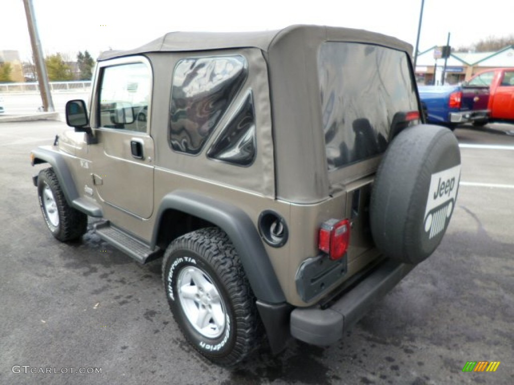 2004 Wrangler X 4x4 - Light Khaki Metallic / Khaki photo #5