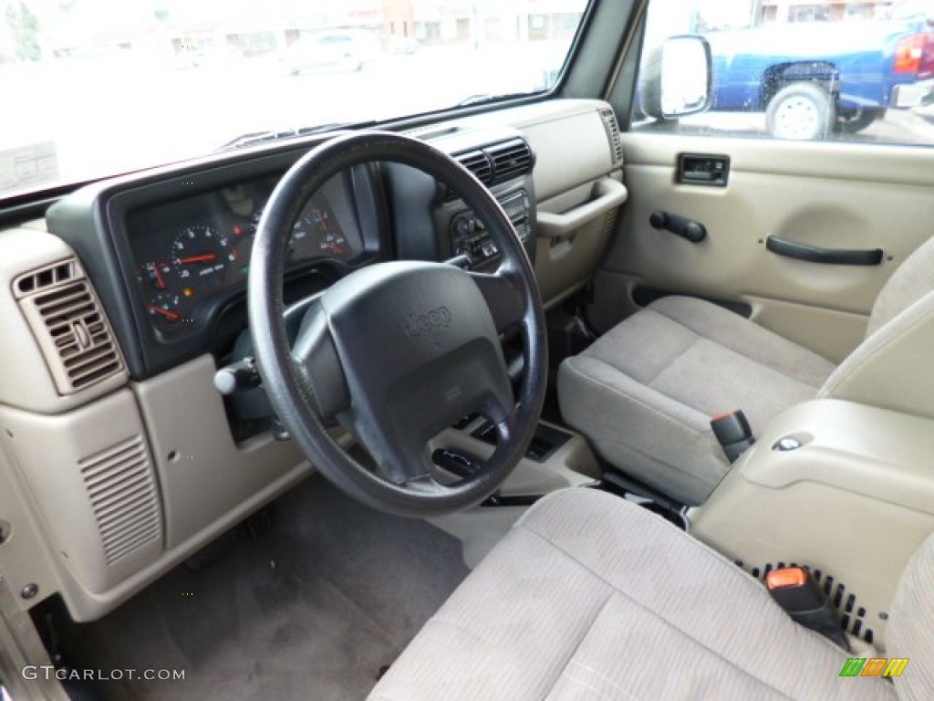 2004 Wrangler X 4x4 - Light Khaki Metallic / Khaki photo #16