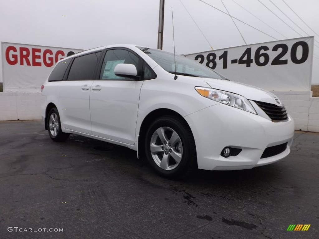 2013 Sienna LE - Super White / Bisque photo #1