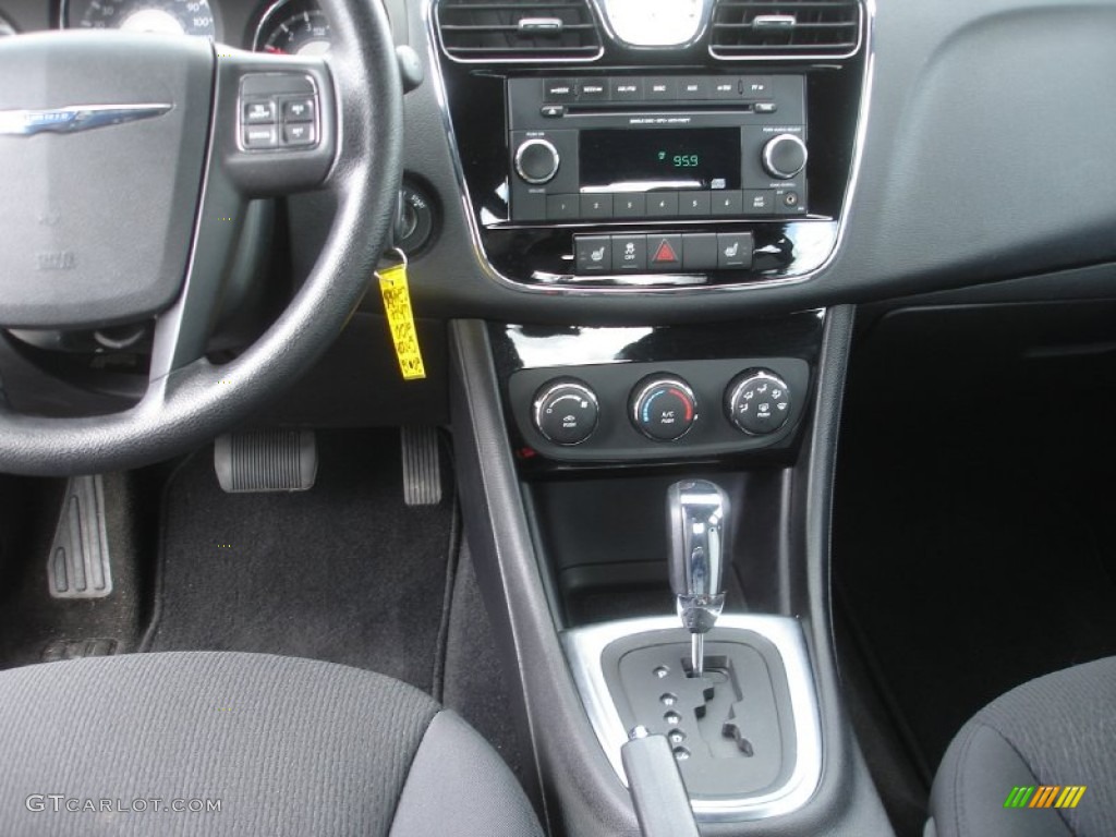 2012 Chrysler 200 LX Sedan Controls Photo #78835670