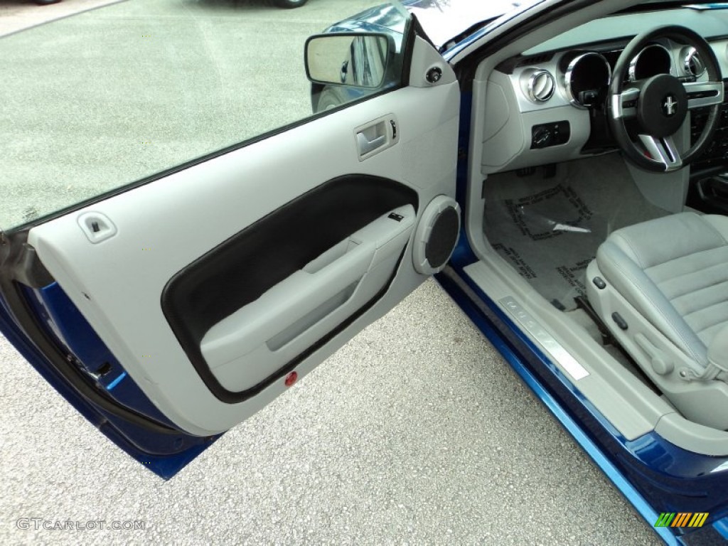 2006 Mustang GT Premium Coupe - Vista Blue Metallic / Light Graphite photo #17