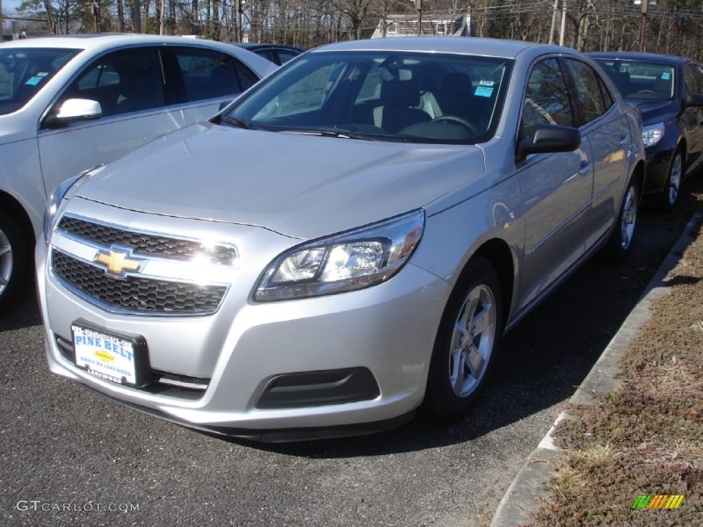 Silver Ice Metallic Chevrolet Malibu