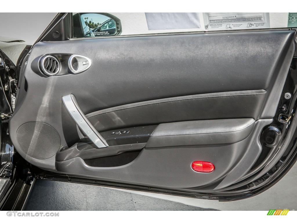 2006 Nissan 350Z Coupe Door Panel Photos