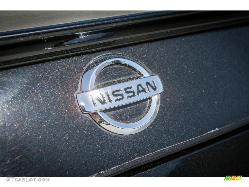 2006 Nissan 350Z Coupe Marks and Logos Photos