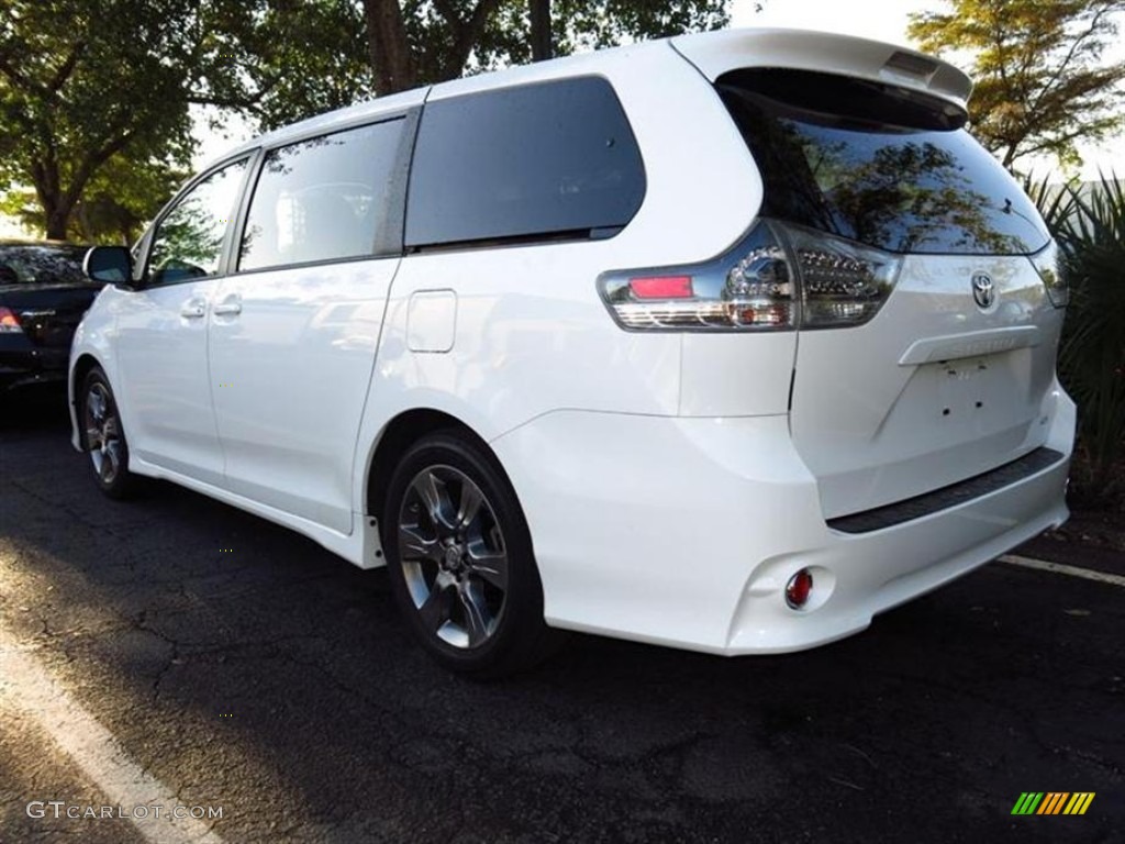 2011 Sienna SE - Super White / Dark Charcoal photo #2