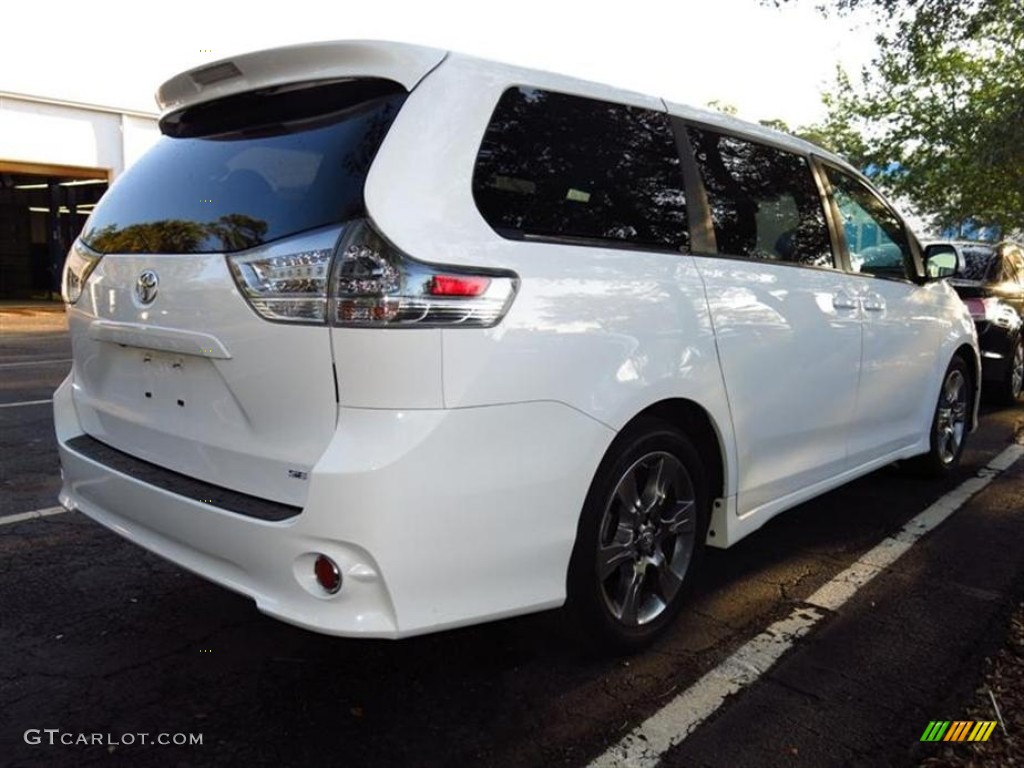 2011 Sienna SE - Super White / Dark Charcoal photo #3