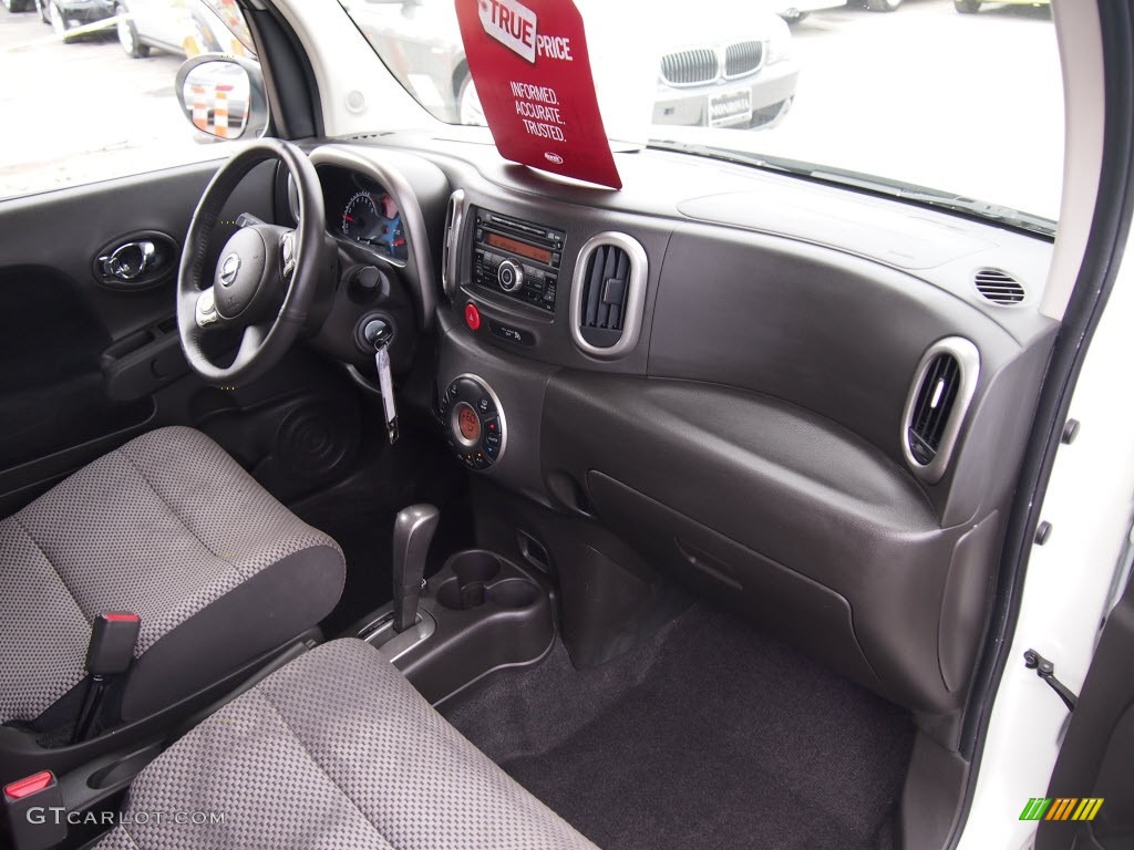 2009 Nissan Cube Krom Edition Dashboard Photos