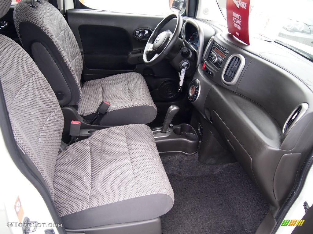 2009 Nissan Cube Krom Edition Front Seat Photos