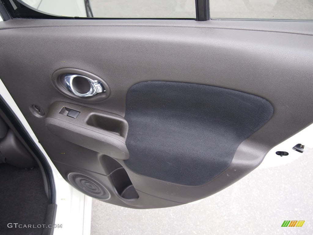 2009 Nissan Cube Krom Edition Black/Gray Door Panel Photo #78842645