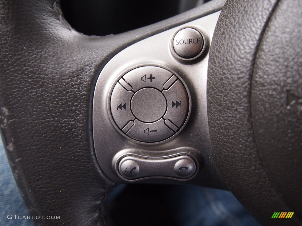 2009 Nissan Cube Krom Edition Controls Photo #78842903