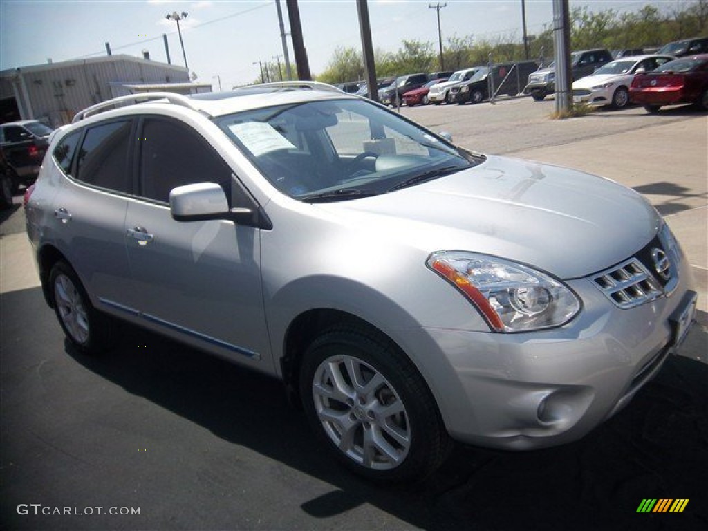 2011 Rogue SL - Silver Ice Metallic / Black photo #3
