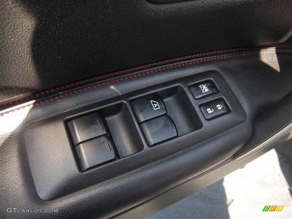 2011 Rogue SL - Silver Ice Metallic / Black photo #11