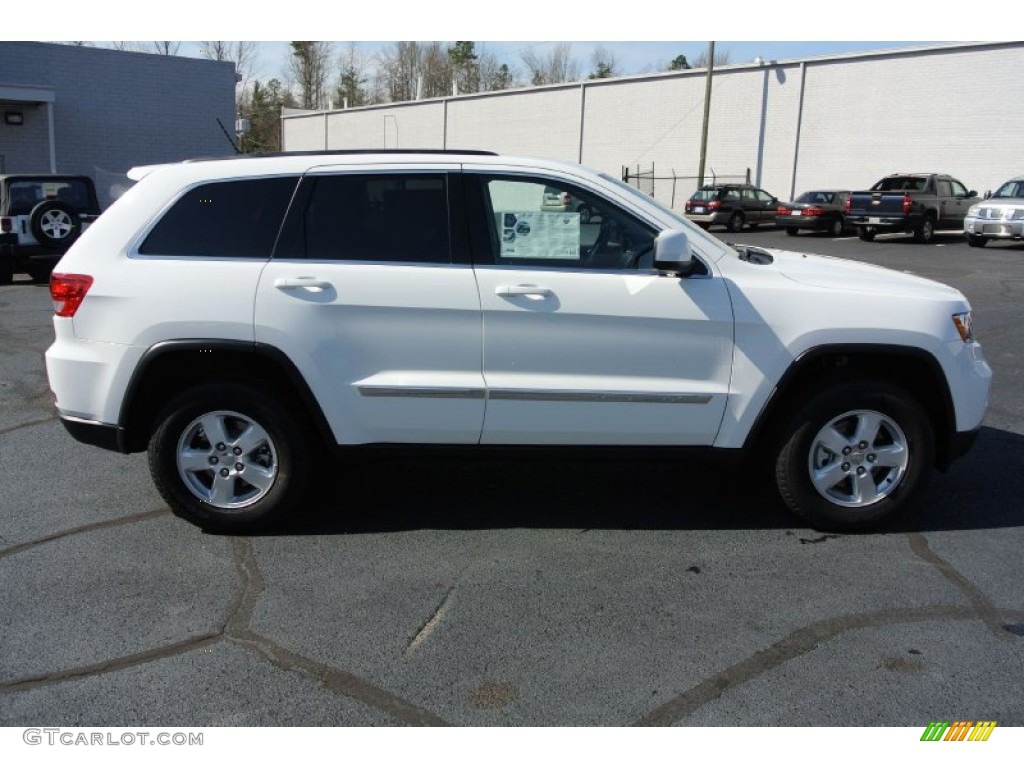 2013 Grand Cherokee Laredo 4x4 - Bright White / Dark Graystone/Medium Graystone photo #6